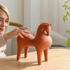 Decorazione per la Casa di Animali Contemporanea Statuetta Astratta di Cavallo in Ceramica, Statua Moderna per Ufficio Decorazione con Texture Satinata, Ornamento Scultura Artistica
