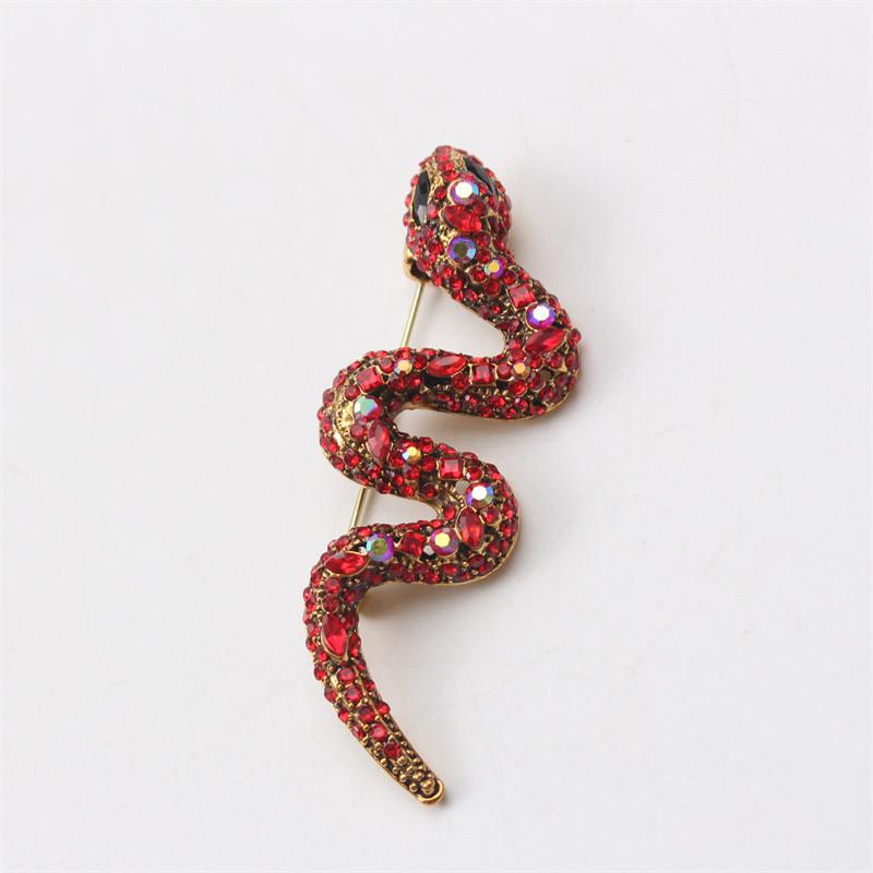 SKEDS Baroque Crystal Snake Brooch Novelty Badge Women Charm Perfect Accessory Gift for Friends Fashion Design Corsage