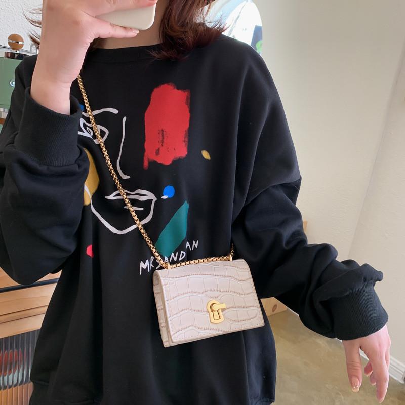 Trendy Mini Chain Shoulder Bag For Women Stylish Simple Pu Square Handbag In White Red Green Black And Brown