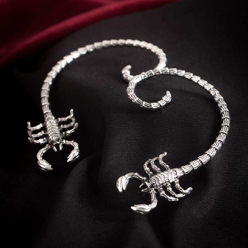 Hip Hop Personality Ancient Silver Metal Stereo Scorpion Bending Ear Contour Stud Earrings for Women Halloween Ear Hook Jewelry