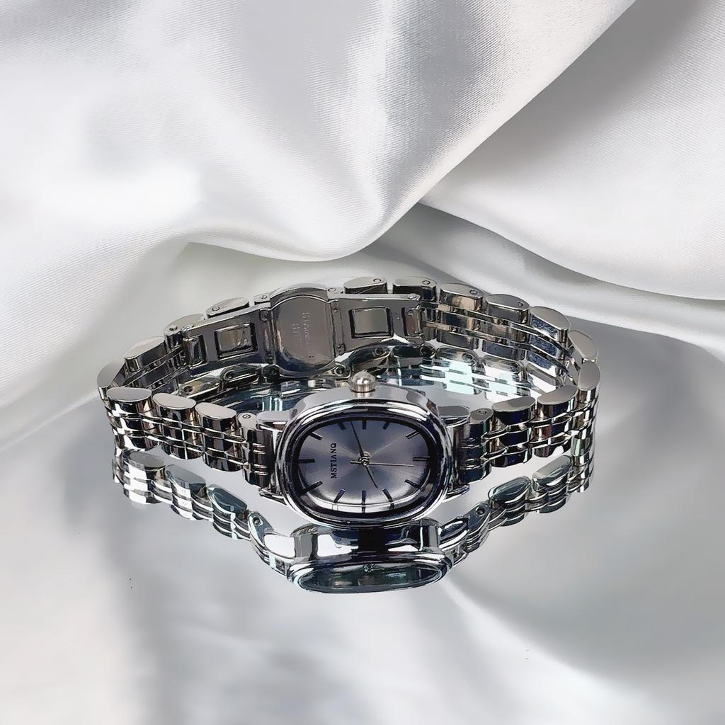 Retro European And American Small Dial Women'S Niche Light Luxury Women'S Student Style Simple High-End Steel Belt Watch Women