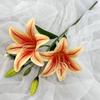 Fiori di Giglio Artificiale Real Touch 67cm 2 Teste Stampa 3D Bouquet di Gigli Finti DIY Bouquet da Sposa in Seta Decorazione per Soggiorno