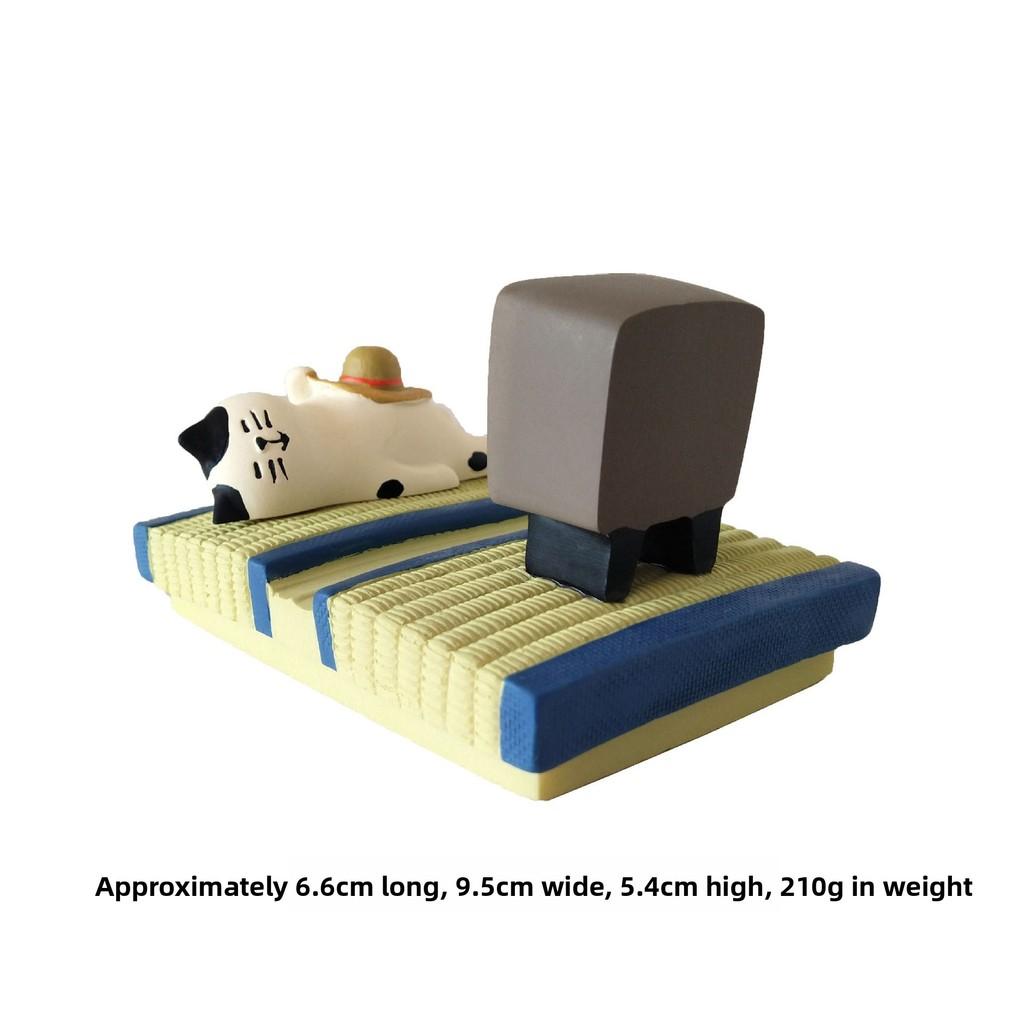 Tamamitsu Cat Resin Phone Stand With Artistic Design For Gift And Decor
