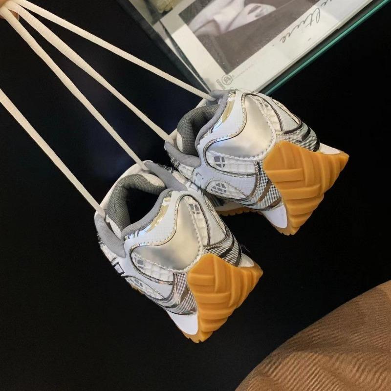 

Пара Ван Ибо Чжоу Юйтун Легкие кроссовки-папы Новые повседневные кроссовки 35 серебряный