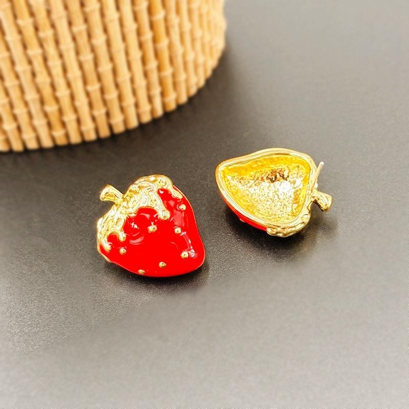 Design Sense Enamel Drip Glaze Earrings Sweet And Cute Strawberry Stud Earrings Female