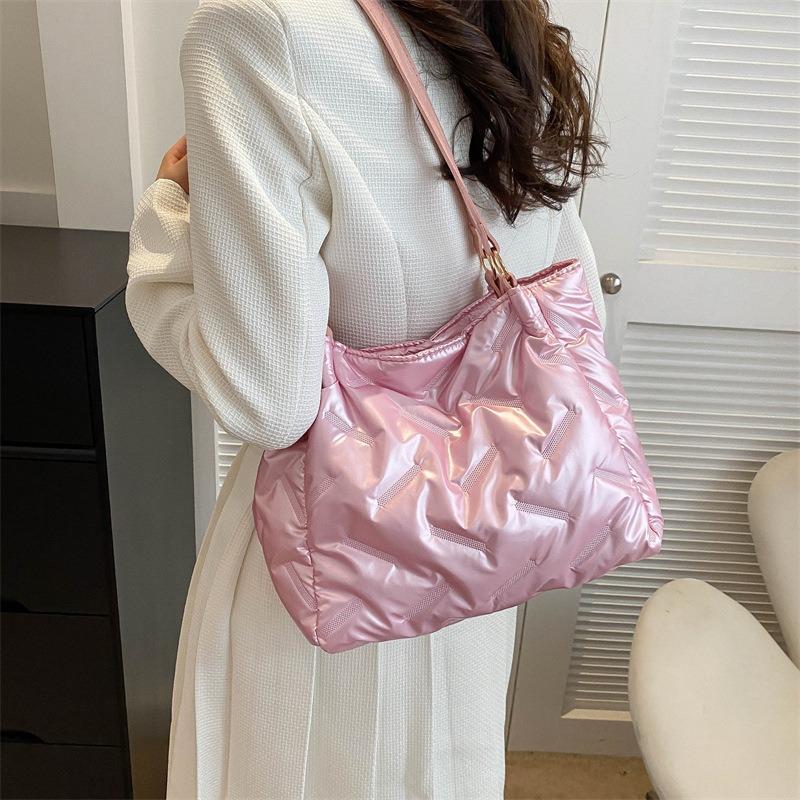 Textured large-capacity fashion shoulder bag women's winter new versatile tote bag women