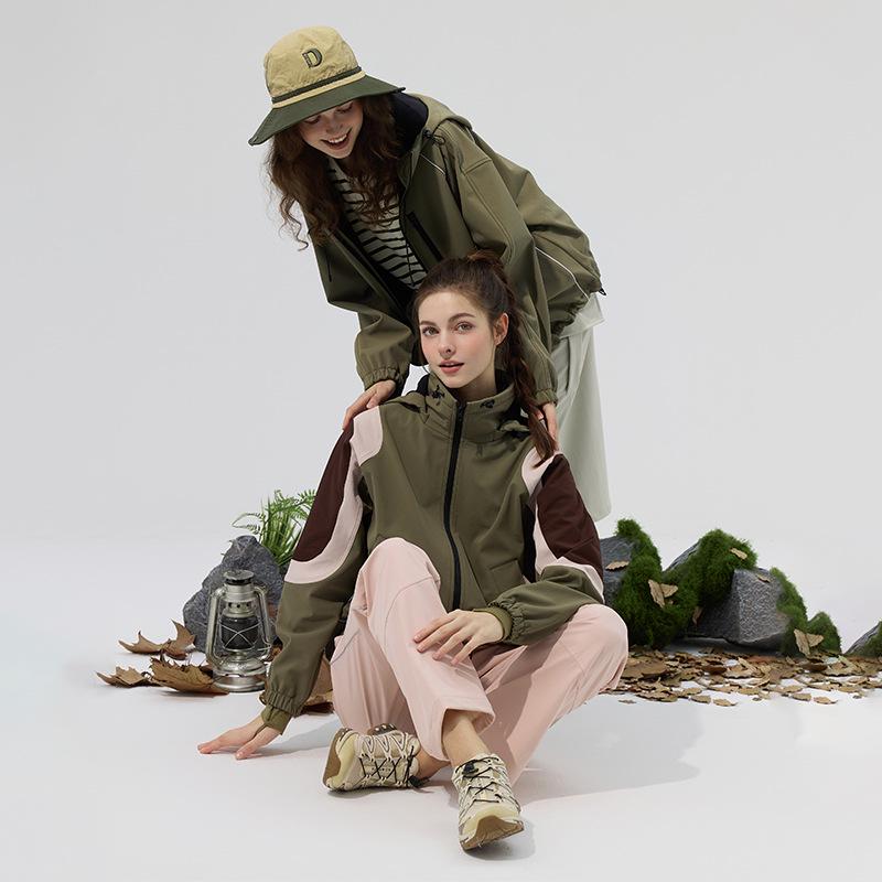 Lotus Leaf Colorblock Softshell Jacket: Water-Repellent, Elastic Hem, Fleece-Lined, Stand Collar