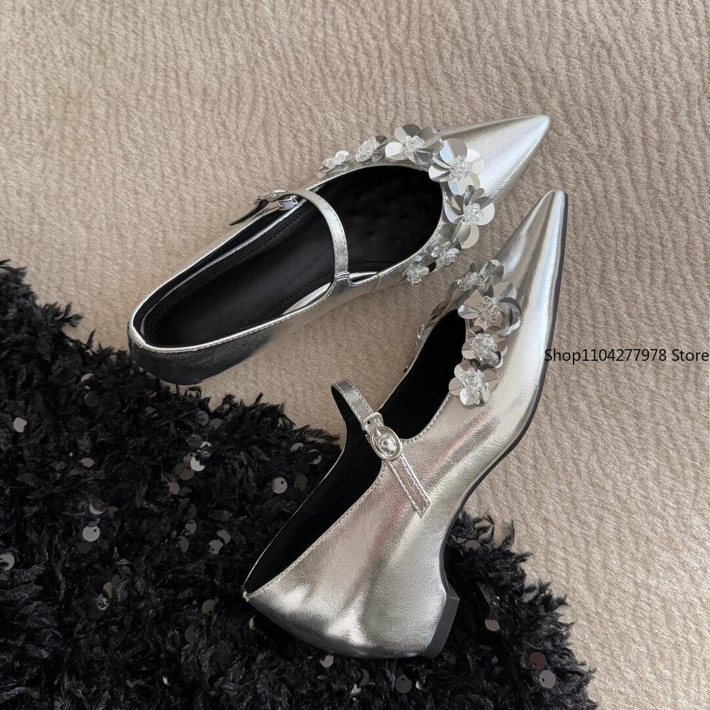 Fashion Japanese Sequined Flowers Mary Jane Shoes Shallow Temperament Women's New French Pumps Inner Height-increasing Pointed Shoes