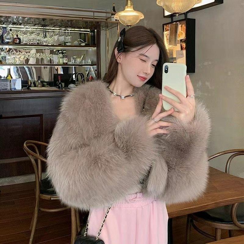 Winter Classic Temperament Lady Plush Short Coat Pure V-neck Casual Style Women's Fox Fur Coat