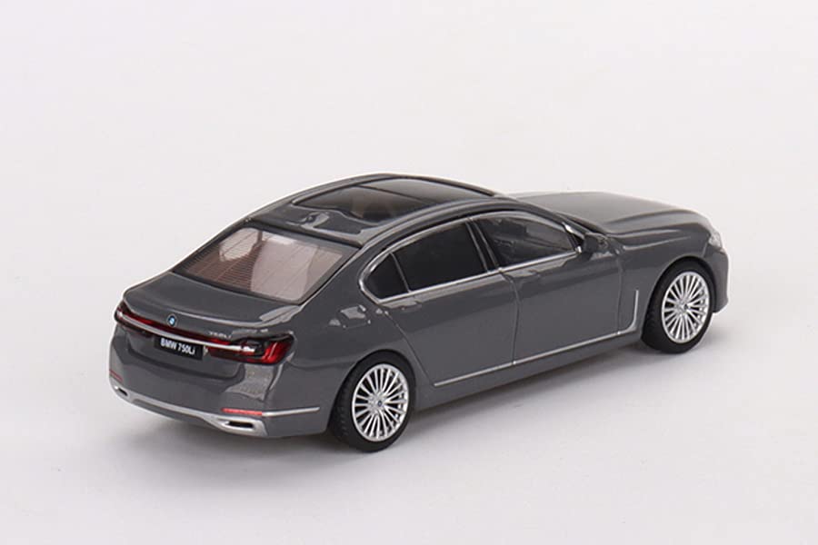 TrueScale Miniatures MINI GT 164 BMW 750Li xDrive Bernina Grey Amber Effect (Venstrekjøring) Ferdig produkt