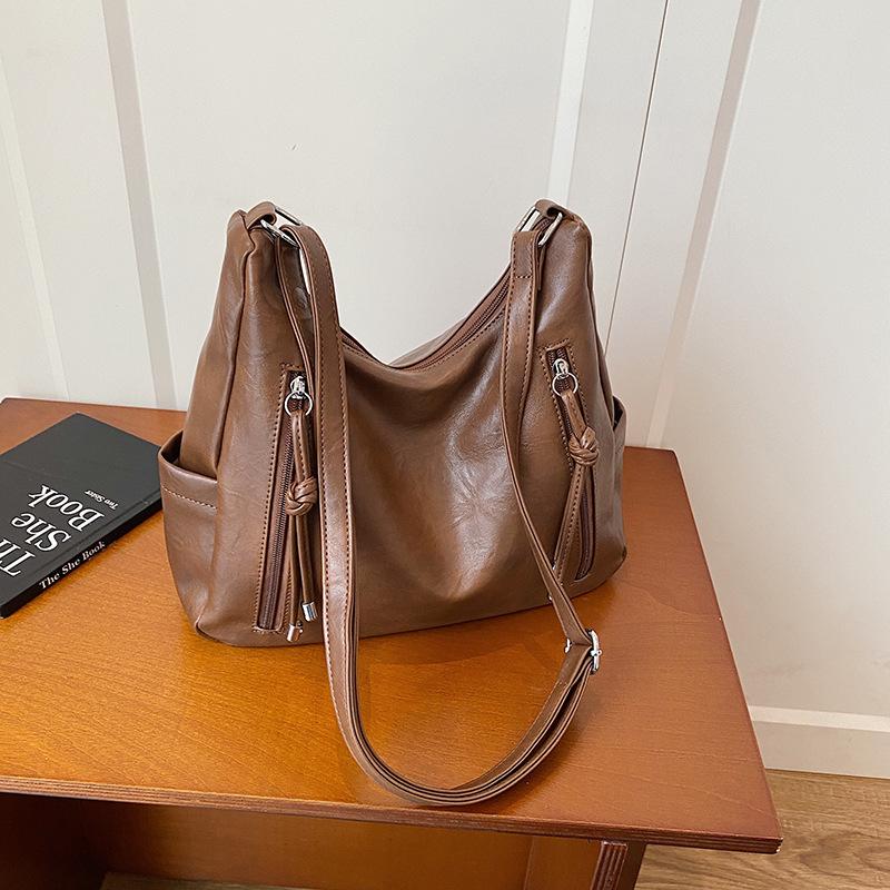 Simple and Fashionable Large-capacity Tote Bag, Retro Casual Shoulder Bag, Commuter Women's Bag