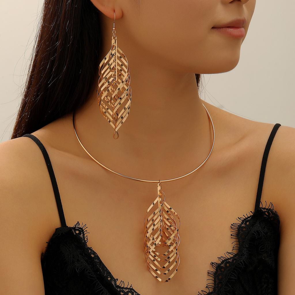 Long Silver Hollow Leaf Earrings Women's Metal Personalized Fashion Earrings Exaggerated High-end Earrings