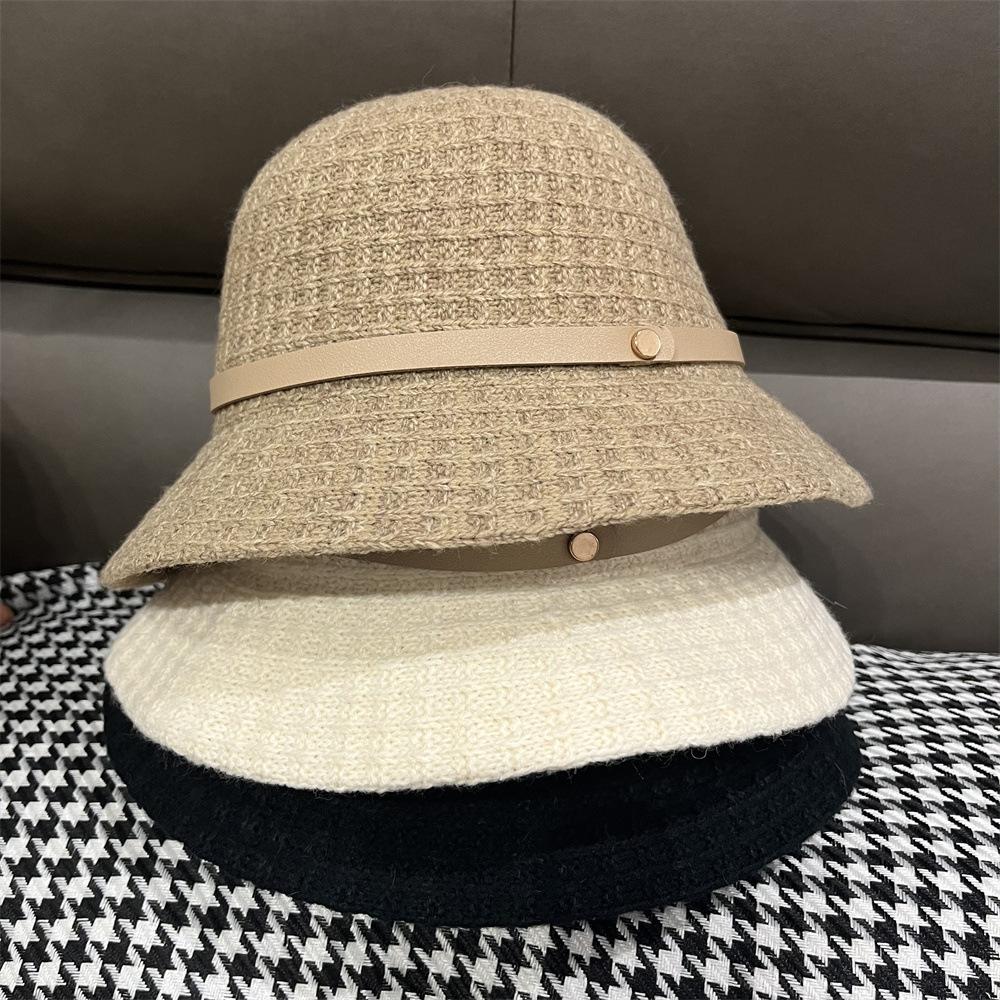 

Wool knitted bucket hat women s autumn and winter washbasin hat versatile solid color warm wool hat Adult (55-58cm) чорний
