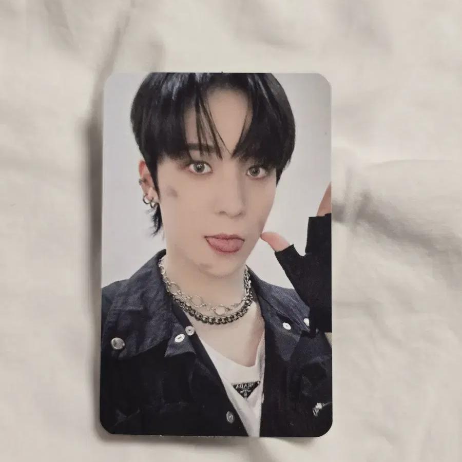 ATEEZ Yunho Photocard Mini Record Pre-release Unreleased Photocard Meron