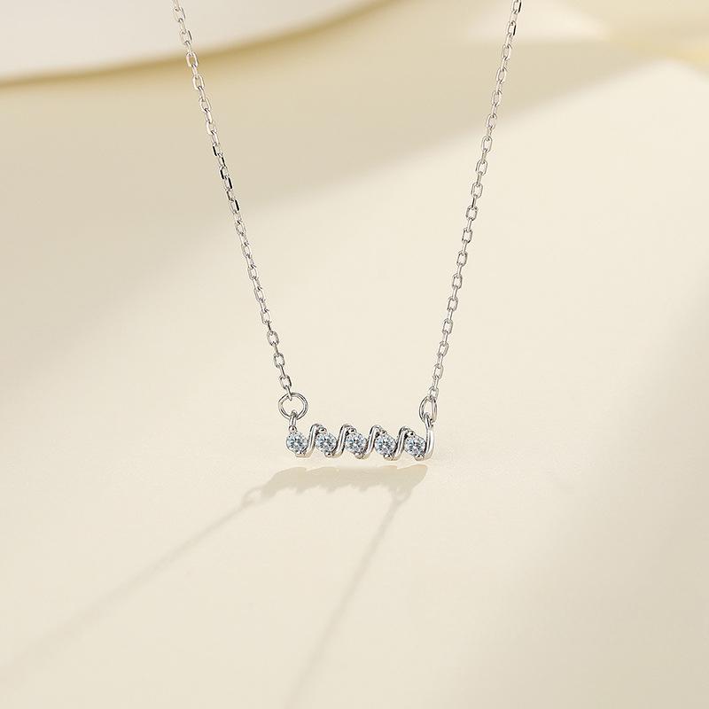 Temperament Mosan Diamond Spiral Necklace, Female Minority Design Sense, New Advanced Sense Collar Chain