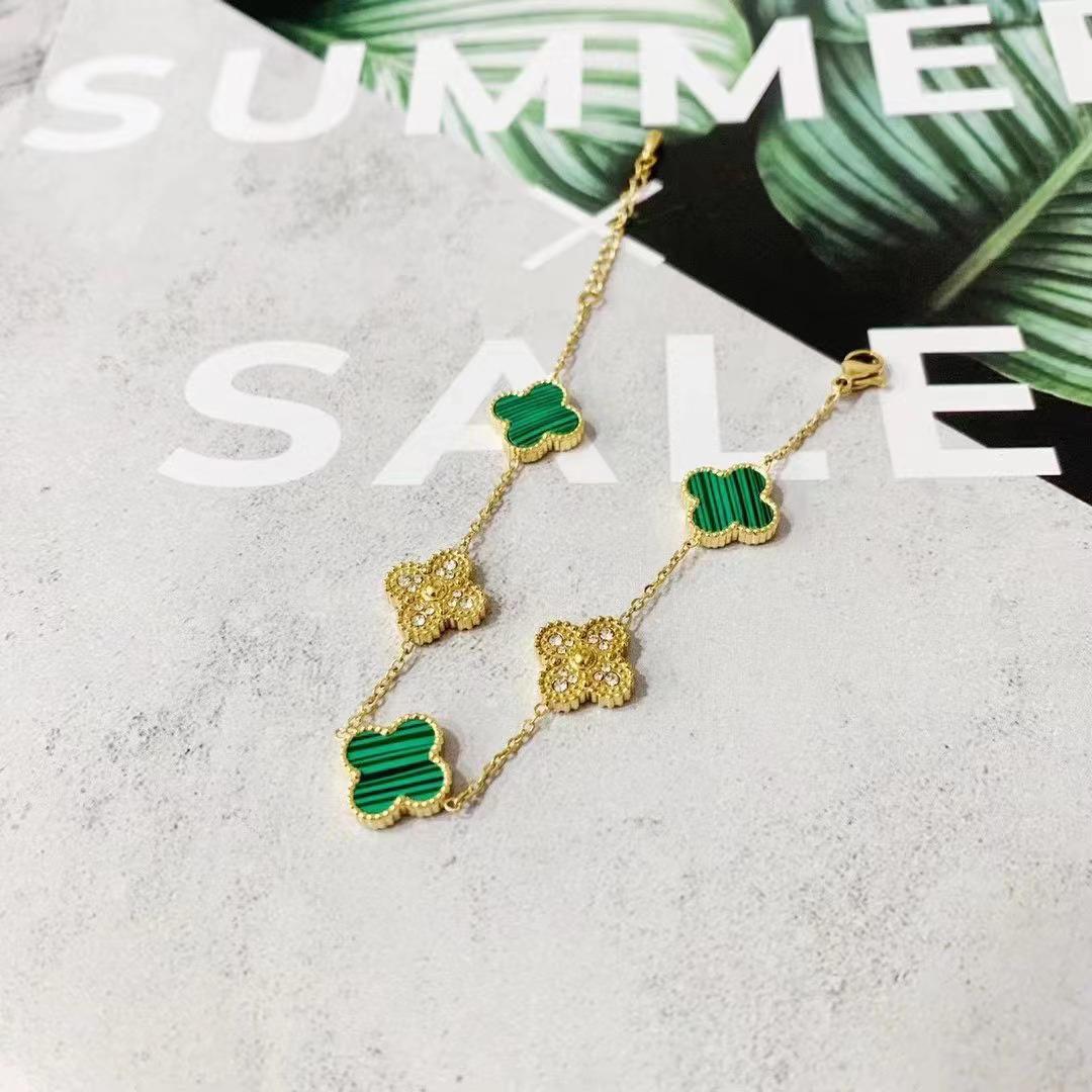 

18K Gold-Plated Titanium Steel Four-Leaf Clover & Five-Flower Bracelet - Durable, Fashionable Jewelry for Women