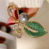 1Pc Exquisite Leaf Flower Brooch Elegant Luxury Pin Inlaid Zircon Jewelry Accessories Fashion Party Banquet Gift Souvenir 2026