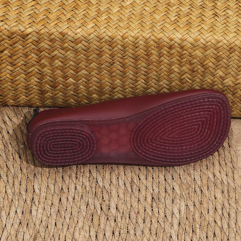 New Women's Large Size Soft Leather Slip On round Toe Flat Bottom Casual Shoes Comfortable Daily Footwear Easy to Wear Summer