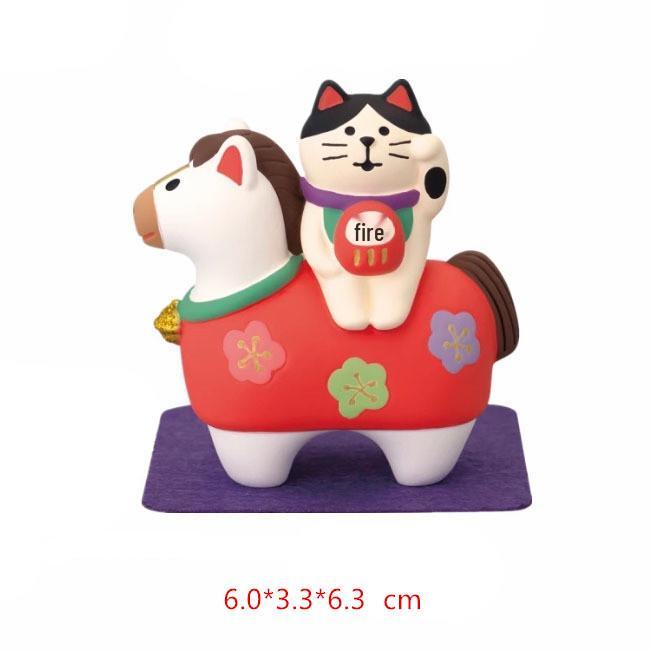 Japanese New Year Horse Zodiac Miniature: Cat Zakka Resin Craft Desktop Ornament