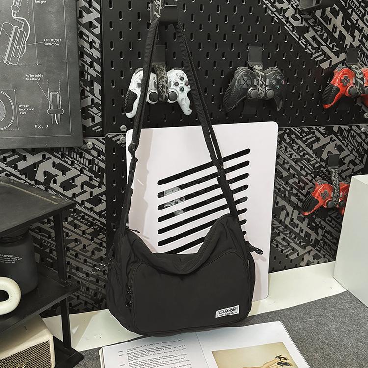 New women's fashion dumpling bag simple versatile waterproof large capacity nylon cloth shoulder messenger bag