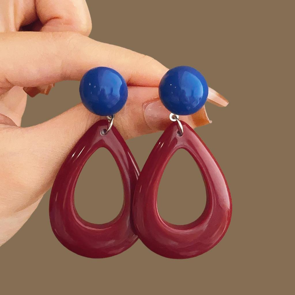 2025 New Retro Hong Kong Style Colorful Earrings: Luxury, High-End Studs, Exaggerated Fashion for Women