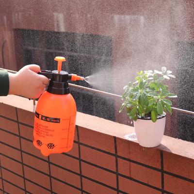Pulvérisateur pneumatique, pulvérisateur à pompe de jardin, vaporisateur à pression portatif de 0,5 gallon pour pelouse avec buse réglable en laiton pour l'arrosage