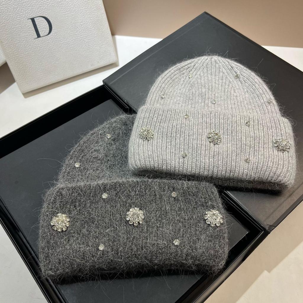 Winter Light Luxury Niche Rhinestone Heavy Industry Knitted Hat Celebrity Outdoor Warm Rabbit Hair Pullover Hat
