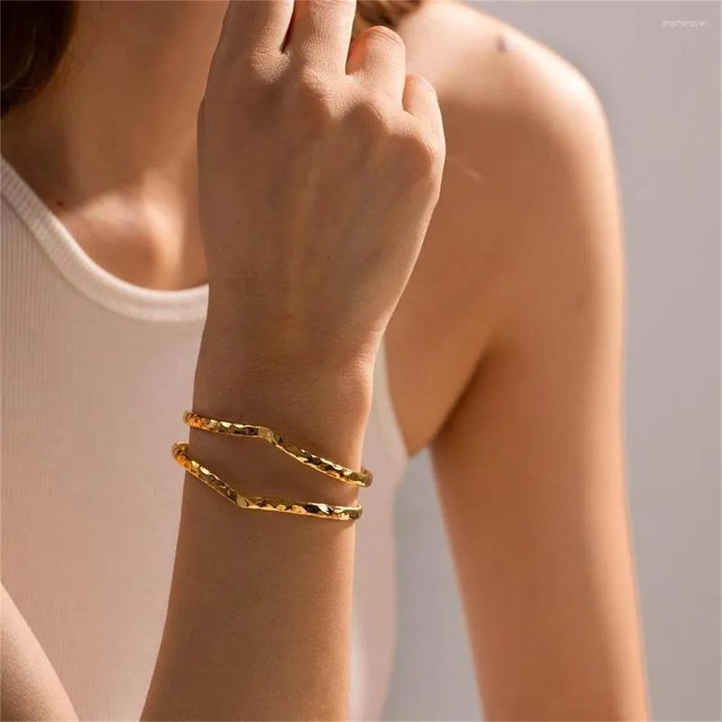 Yori Edelstahl Metall Unregelmäßig Offen Verstellbar Manschettenarmband Armreif Schmuck Zubehör Echtes Gold PVD Beschichtet für Damen