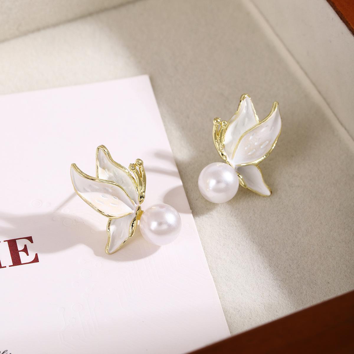 Французские Ретро Серьги с Жемчугом, Простые, Легкая Роскошь, Летние, Высококлассные, С Характером, Литературные, Капающие, Серьги-Бабочки