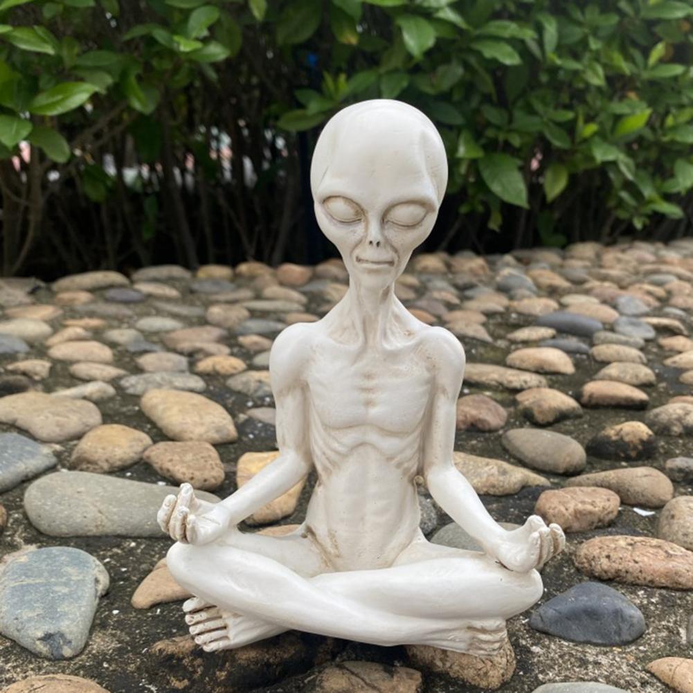 6.5" Figurine Yoga Extraterestri Meditând Așezați Statuie Rășină Sculptură Decor Ornament Crăciun pentru Casă Birou Desktop Grădină