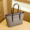 New Fashionable Large-capacity Handbag Going Out Shoulder Bag Simple Tote Bag Old Flower Casual Underarm Bag