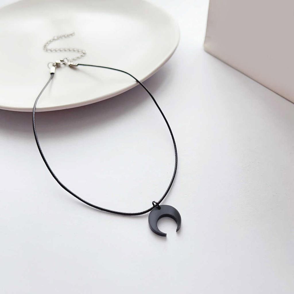 Elegant Black Crescents Moon Necklace Symbolizing Inner Strength And Endless Possibilities for Fashionable Women