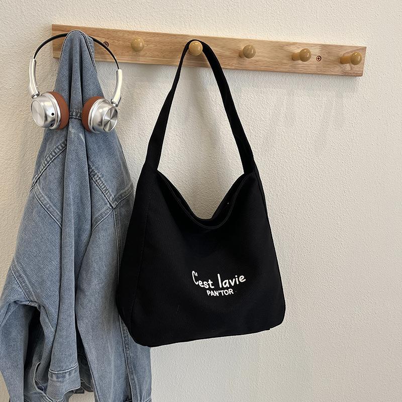 

Корейская версия ins печать букв универсальная сумка-тоут женская большой вместимости модная и повседневная персонализированная сумка-мессенджер для поездок на работу чёрный