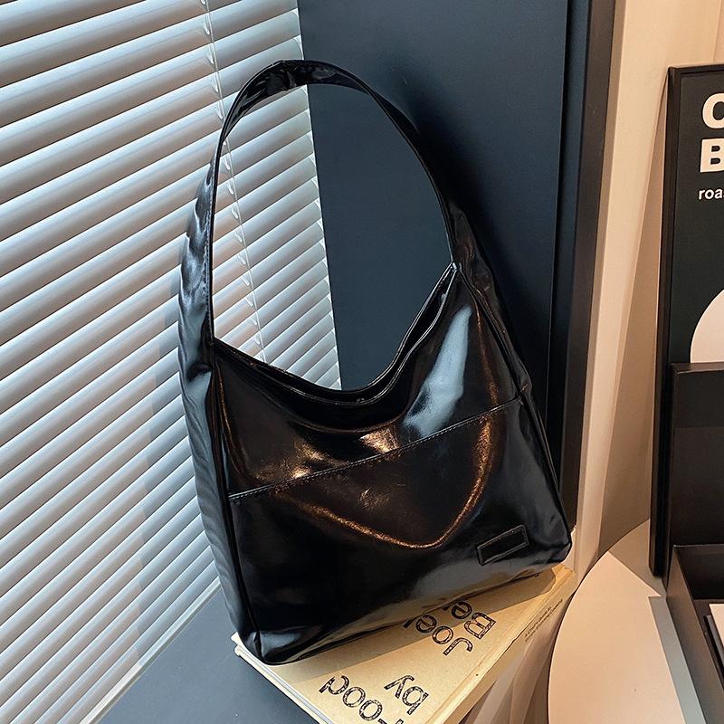 

Large capacity bag women s soft leather niche commuter tote bag college student class shoulder bag messenger bag чёрный