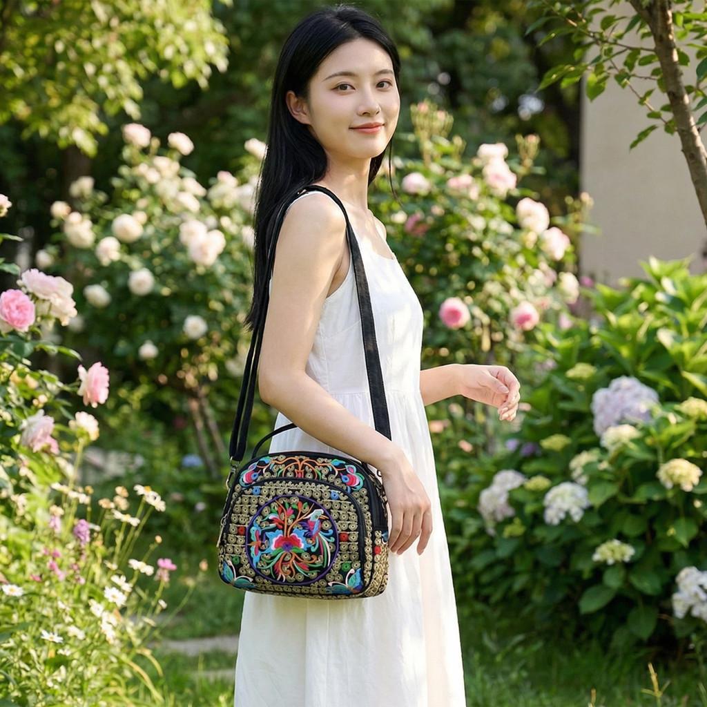 Ethnic Style Embroidered Phone Bag With Zipper For Daily Use