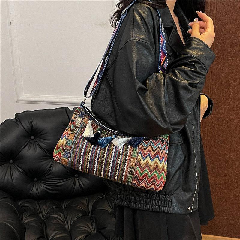 Female Ethnic Style Large Capacity Bag Tassel Bag Tote Bag Crossbody Bag Simple and Beautiful Shoulder
