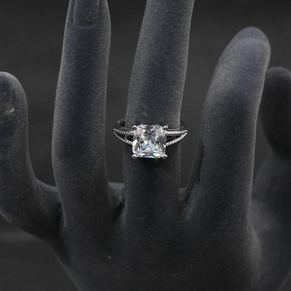 Elegant Zircon Pendant Necklace & Earring Set: Luxury Bridal Accessories for Refined Weddings & Dresses