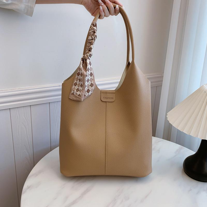 Fashionable Medium Sized Tote Bag Elegant And Chic Single Shoulder Crossbody Purse For Work