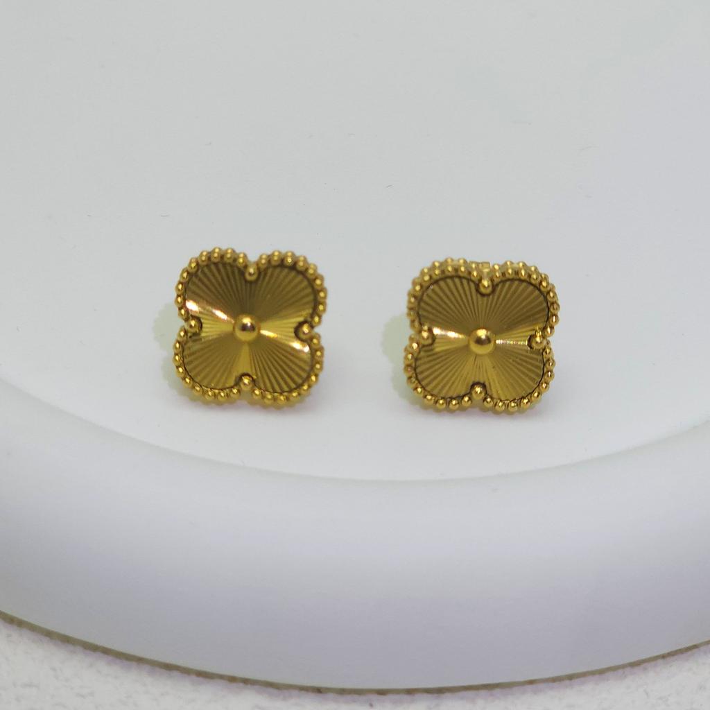 High Quality Titanium Steel Natural Mother-of-pearl Four-leaf Clover Earrings for Women 18K Fashion Premium Earrings