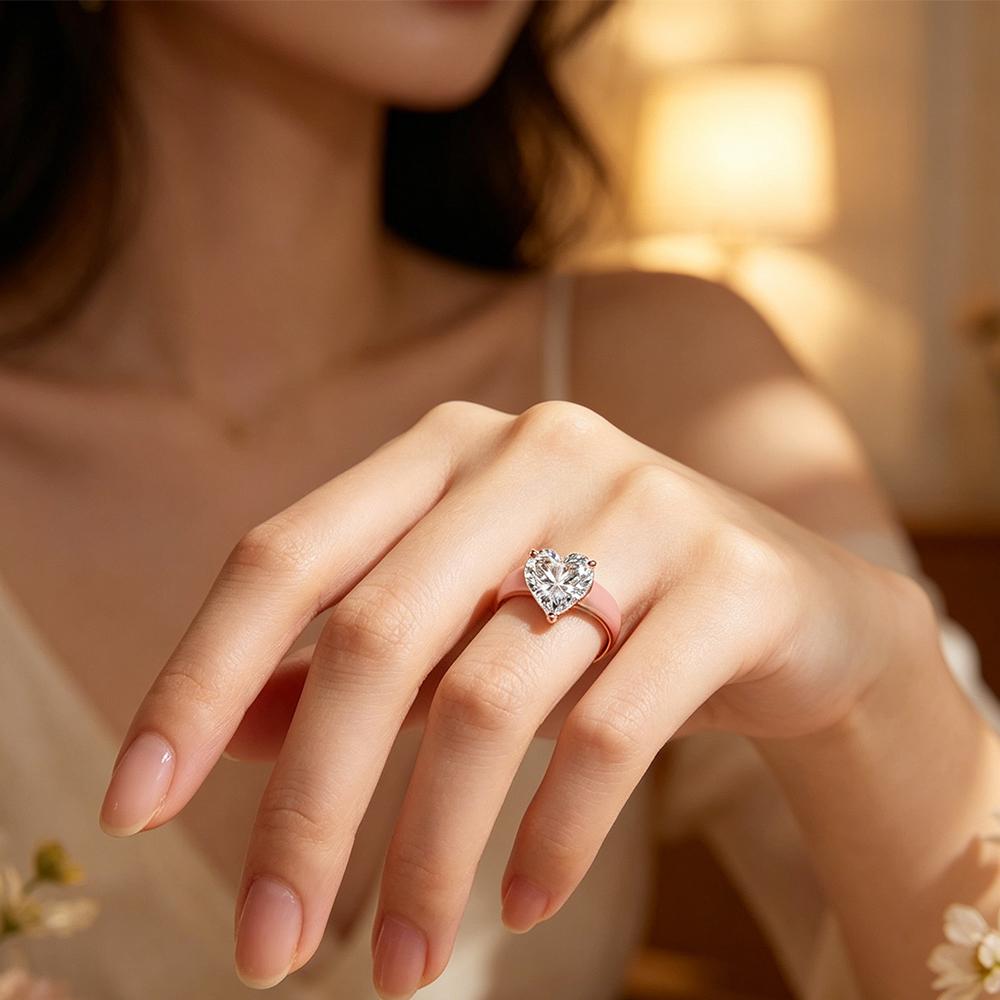 Roségold-Dreiklaue-Herzform-Zirkonia-Ring, mit mehreren Farben von Silikon-Ringschienen zur Auswahl, geeignet