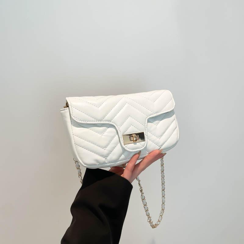 Korean Version of Premium Thick Chain Small Square Bag Premium Sense Large Capacity 2025 Spring and Summer Versatile Lock Messenger Shoulder Bag