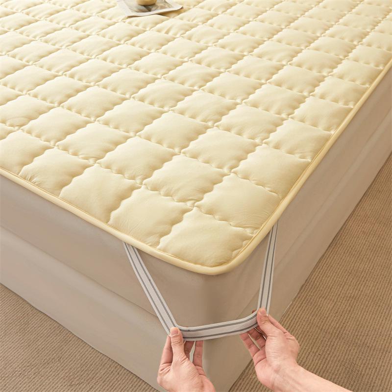 Summer Thin Mattress Pad & Blanket - Breathable & Soft Protector for Dorm, Hotel, and B&B Single Beds.
