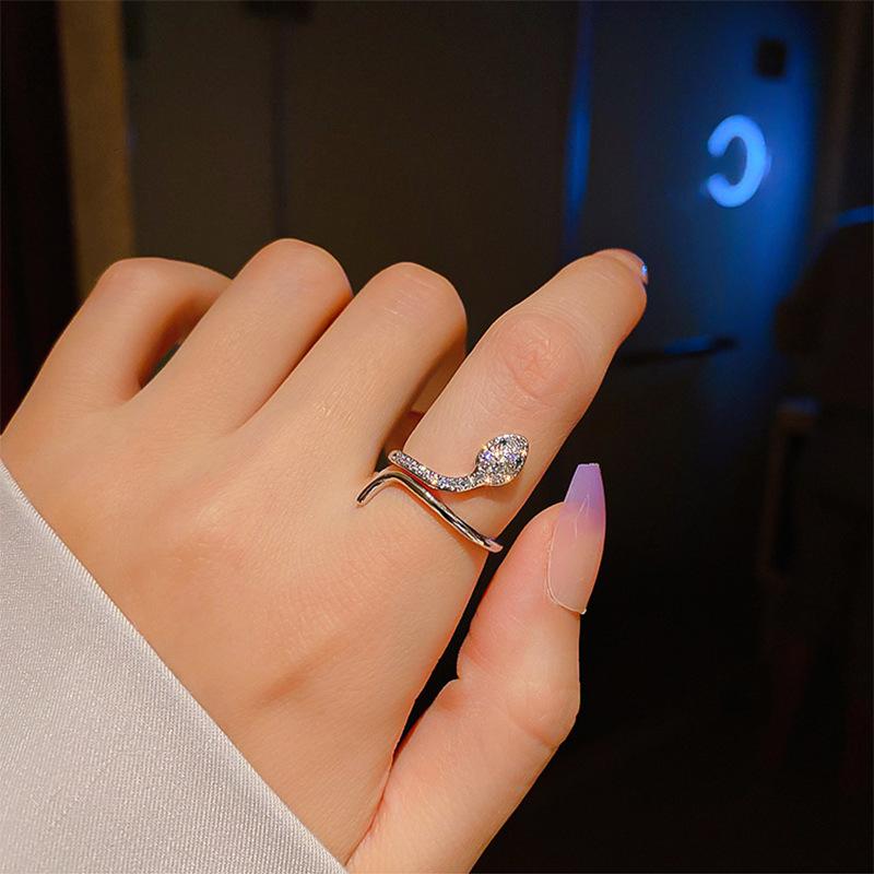 Vintage Punk Snake Shape Ring for Men Women Korean Elegant Opening Adjustable Crystal Rings Weddings Party Zircon