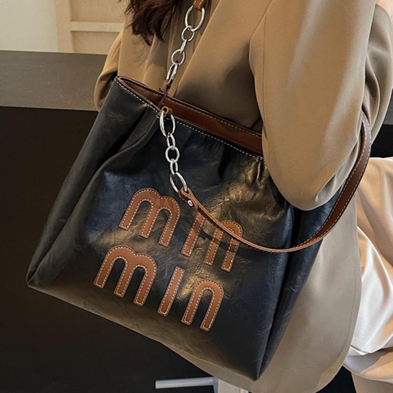 Casual Commuting Tote Bag for Women, Large Capacity Autumn New Simple Texture Shoulder Shopping Bag