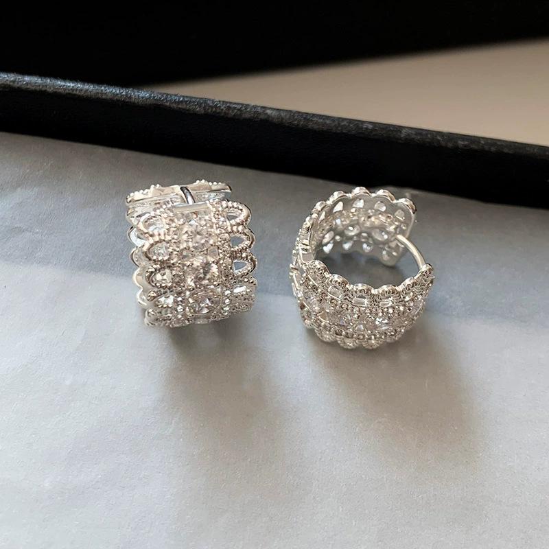 

Lace edge micro-set sparkling diamond temperament stud earrings women s niche design in atmosphere stud earrings retro earrings