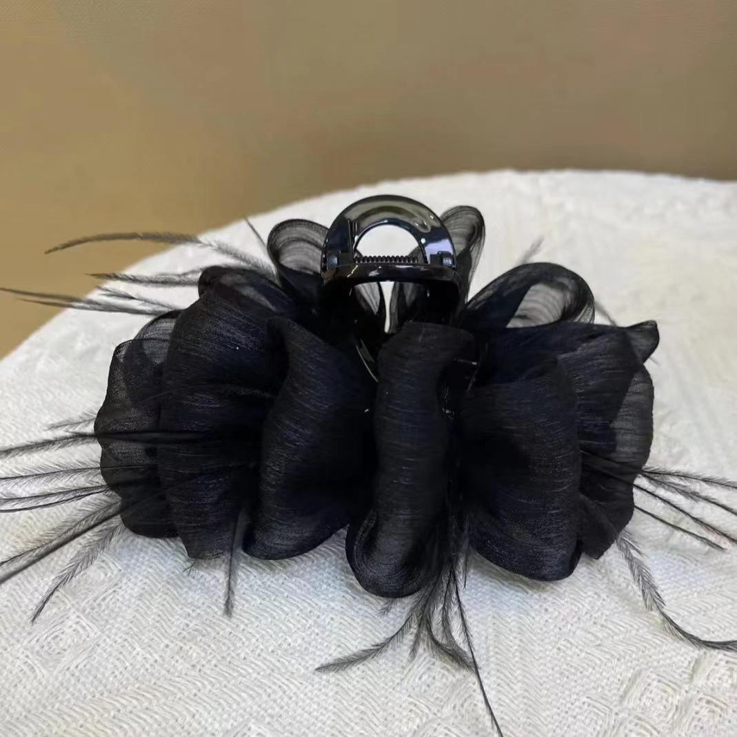 

Двусторонний многослойный сетчатый бант с перьями, заколка-краб для волос на затылок, легкая роскошь, элегантный темперамент, женские аксессуары для волос