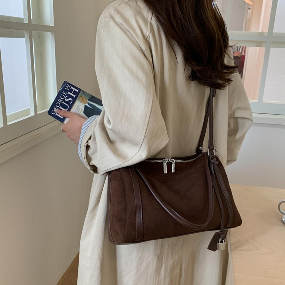 Vintage Matte Leather Crossbody Bag Large Capacity Shoulder Tote Simple Women Pack Fashi Style Bag For Commute Daily Use