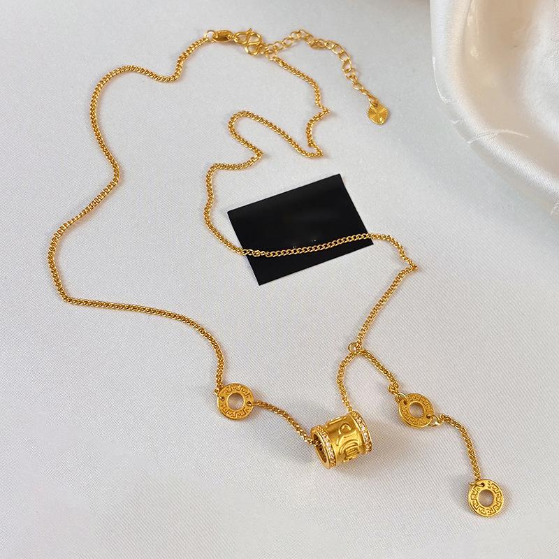 Zircon Printed Pendant Necklace Fashion Light Luxury Collarbone Chain New Item Jewelry Women's High Sense
