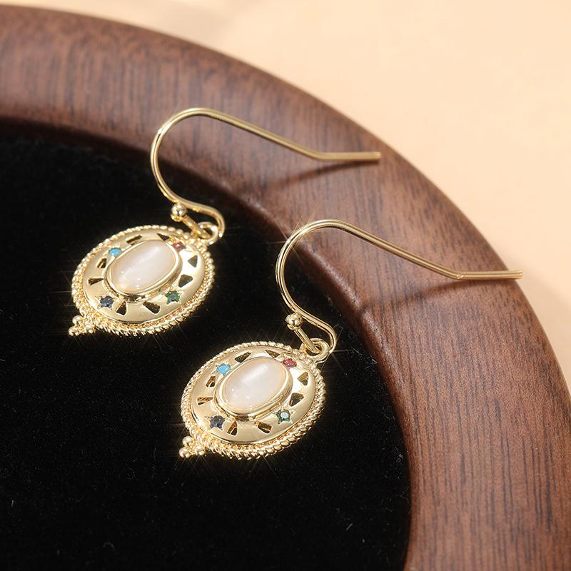 Vintage Synthetic Zirconia Moonlight Stone Inlaid Golden Plated Dangle Earrings for Women's Exquisite Banqute Festival Pendants