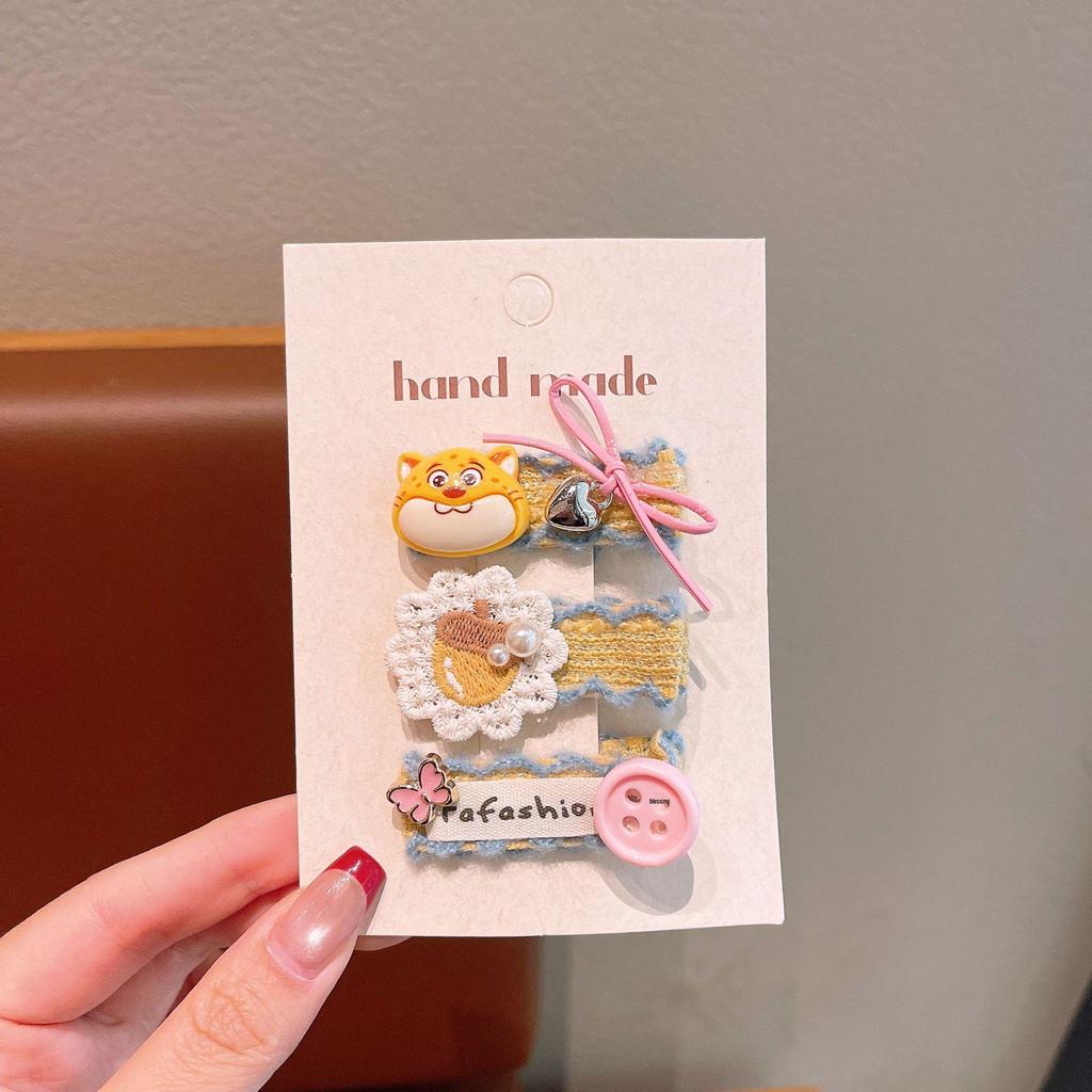 Creative Cartoon Hair Clip: Cute Rabbit, Sheep & Monkey for Women & Children - Heart Clip Hair Accessory